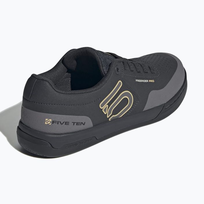 Ανδρικά παπούτσια ποδηλασίας adidas FIVE TEN Freerider Pro carbon/charcoal/oat platform 3