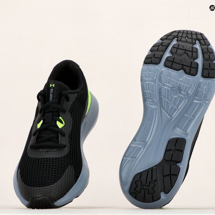 Under Armour Surge 3 ανδρικά παπούτσια για τρέξιμο μαύρο-πράσινο 3024883 17