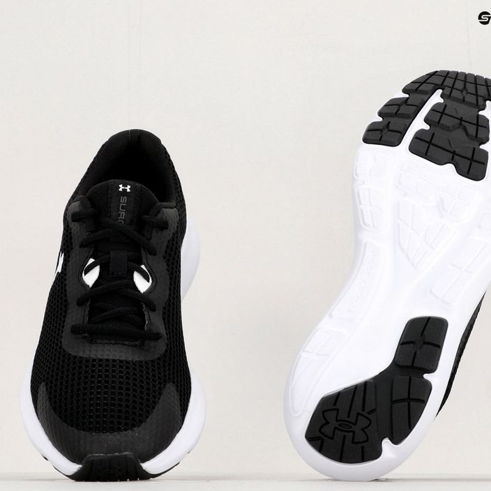 Under Armour Surge 3 ανδρικά παπούτσια για τρέξιμο μαύρο και λευκό 3024883 17