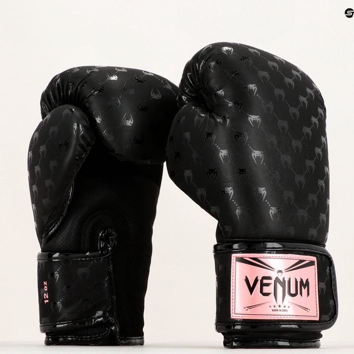 Venum Impact Monogram μαύρο-χρυσό γάντια πυγμαχίας VENUM-04586-537 15