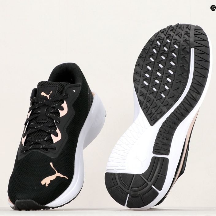 Γυναικεία παπούτσια για τρέξιμο PUMA Aviator Profoam Sky Winter μαύρο/ροζ 376947 03 14
