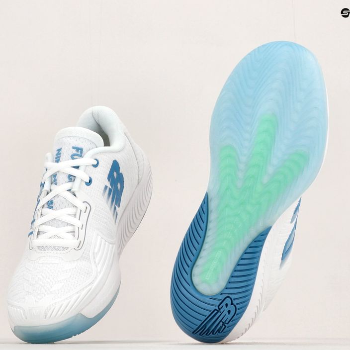 Γυναικεία παπούτσια τένις New Balance Fuel Cell 996v5 λευκό WCH996N5 15