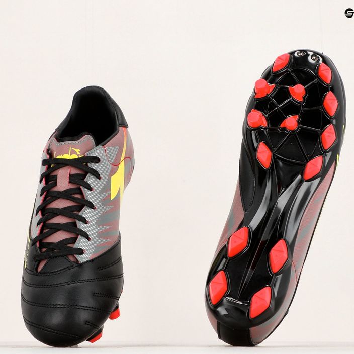 Ανδρικά ποδοσφαιρικά παπούτσια Diadora Brasil Elite Veloce R LPU μαύρο και κόκκινο DD-101.179181-D0136-39 18