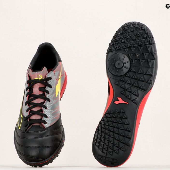 Ανδρικά ποδοσφαιρικά παπούτσια Diadora Brasil Elite Veloce R TFR μαύρο και κόκκινο DD-101.179182-D0136-40 17