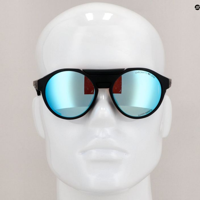 Γυαλιά ηλίου GOG Manaslu μαύρο ματ / πολυχρωματικό μπλε E495-1 8