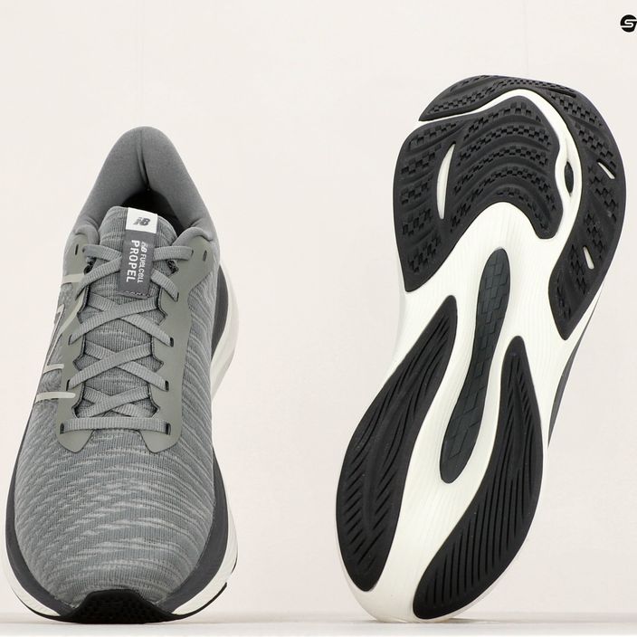 New Balance ανδρικά παπούτσια για τρέξιμο MFCPRV4 γκρι ύλη 12