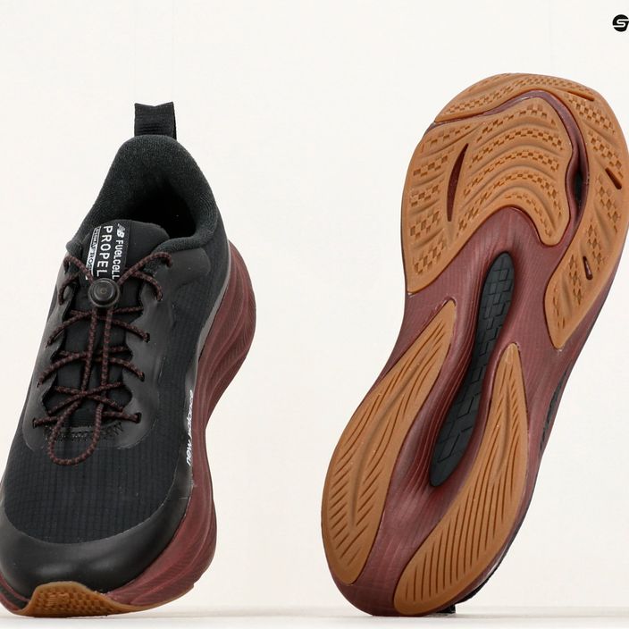 Γυναικεία παπούτσια για τρέξιμο New Balance WFCPWV1 μαύρο 12