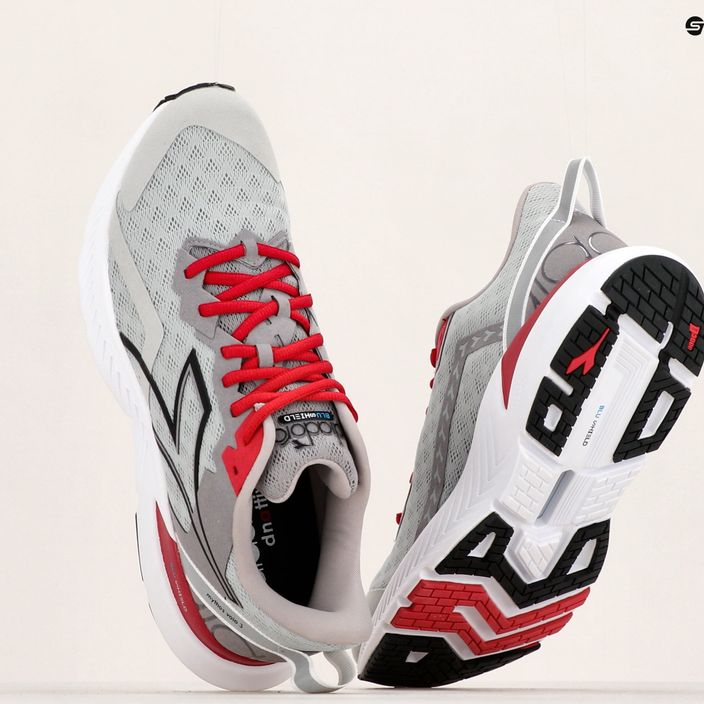 Ανδρικά παπούτσια τρεξίματος Diadora Mythos Blushield Volo 3 silver dd/black/alloy 12