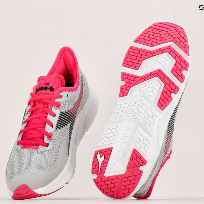 Γυναικεία αθλητικά παπούτσια Diadora Passo 3 silver dd/blk/rubine red c 19
