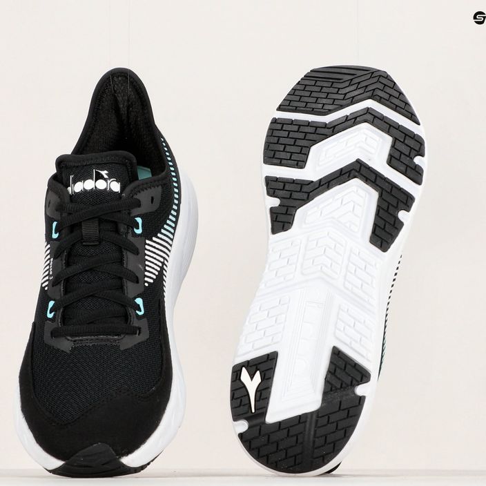 Γυναικεία αθλητικά παπούτσια Diadora Passo 3 μαύρο/λευκό/μπλε αρούμπα 19