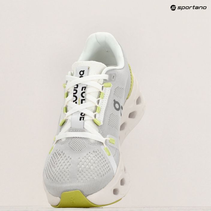 Γυναικεία On Running Cloudeclipse λευκά/αμμώδη παπούτσια για τρέξιμο 9