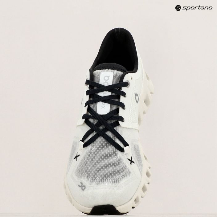 Γυναικεία παπούτσια για τρέξιμο On Running Cloud X 3 λευκό/μαύρο 9