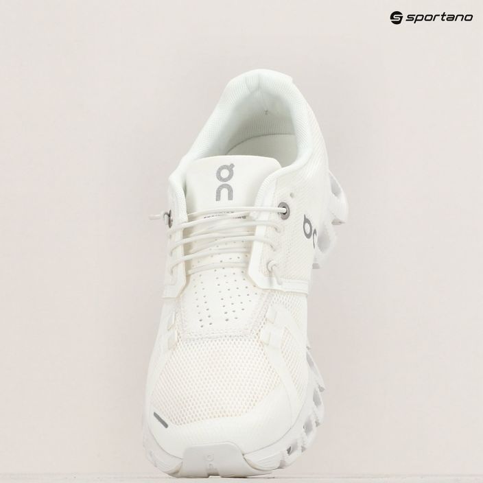 Γυναικεία On Running Cloud 5 undyed-white/white παπούτσια για τρέξιμο 9