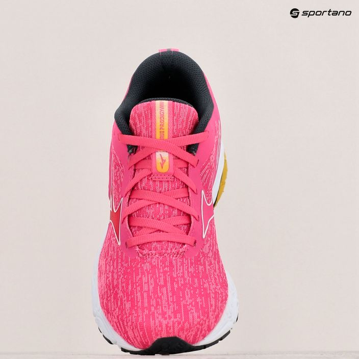 Γυναικεία παπούτσια τρεξίματος Mizuno Wave Prodigy 5 ζωηρό ροζ/άσπρο χιόνι/άνοιξη 9