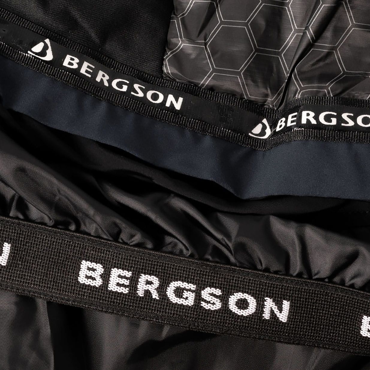 Γυναικείο μπουφάν για σκι BERGSON Issue Stx jet black 12