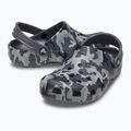 Crocs Classic Camo Clog T γκρι παιδικά σανδάλια 207593-097 12