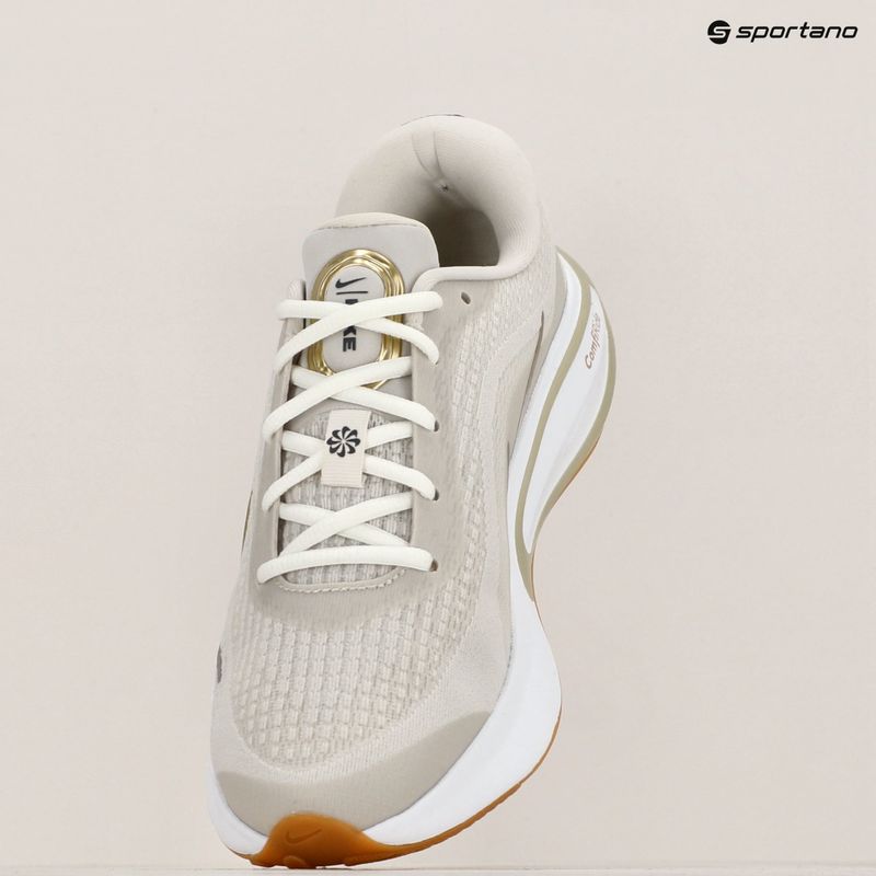 Nike Journey Run γυναικεία παπούτσια για τρέξιμο phantom/sail/gum light brown/neutral olive 9