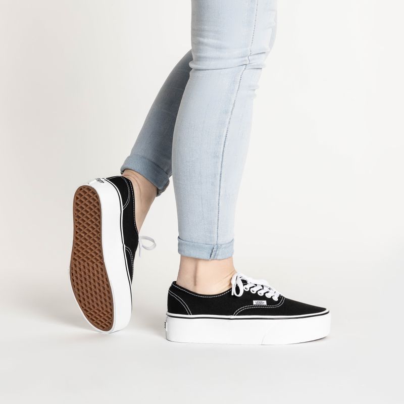 Vans UA Authentic Stackform μαύρο/πραγματικά λευκά παπούτσια 2