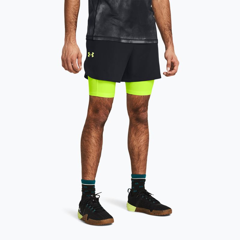 Ανδρικό σορτς Under Armour Peak Woven 2in1 μαύρο/κίτρινο/κίτρινο υψηλής ορατότητας/κίτρινο υψηλής ορατότητας