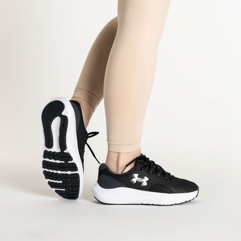 Under Armour Charged Surge 4 μαύρα/ανθρακί/λευκά γυναικεία παπούτσια για τρέξιμο 2