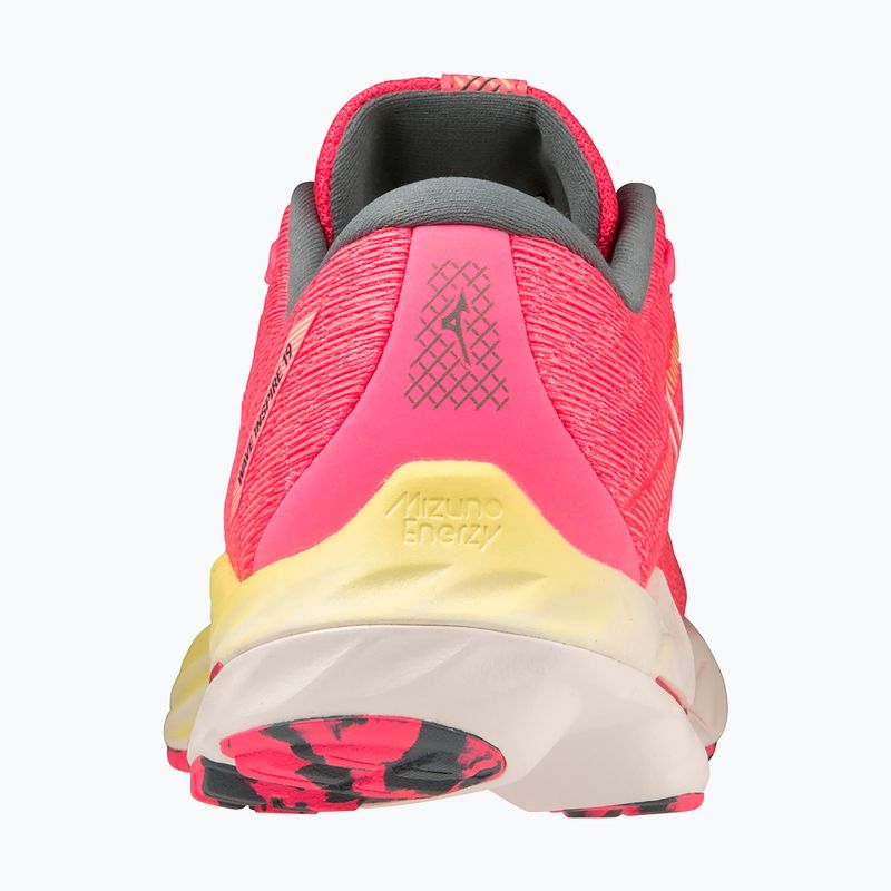 Γυναικεία παπούτσια τρεξίματος Mizuno Wave Inspire 19 hi vis pink/ snow white/ luminous 11