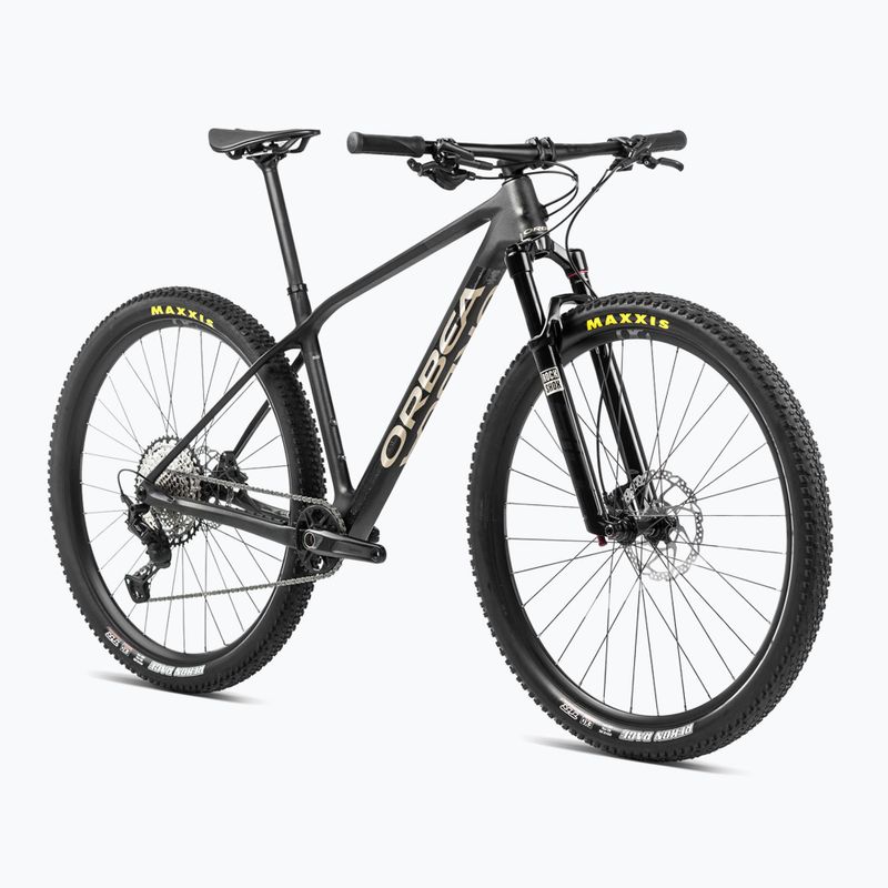 Orbea Alma M50 2024 μαύρο/μαύρο ποδήλατο βουνού σε σκόνη 2