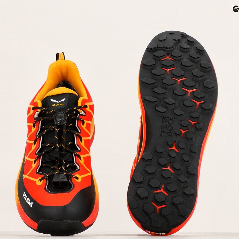 Παιδικά παπούτσια πεζοπορίας Salewa Wildfire 2 Ptx red orange/gold 10