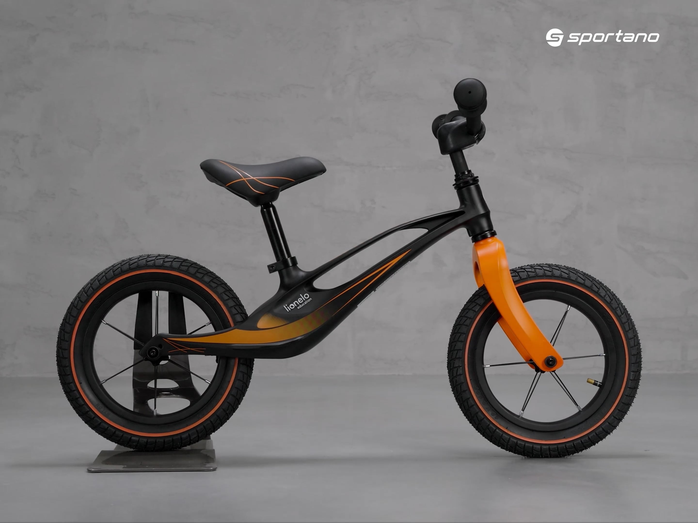 Lionelo Bart Air μαύρο και πορτοκαλί ποδήλατο cross-country LOE-BART AIR